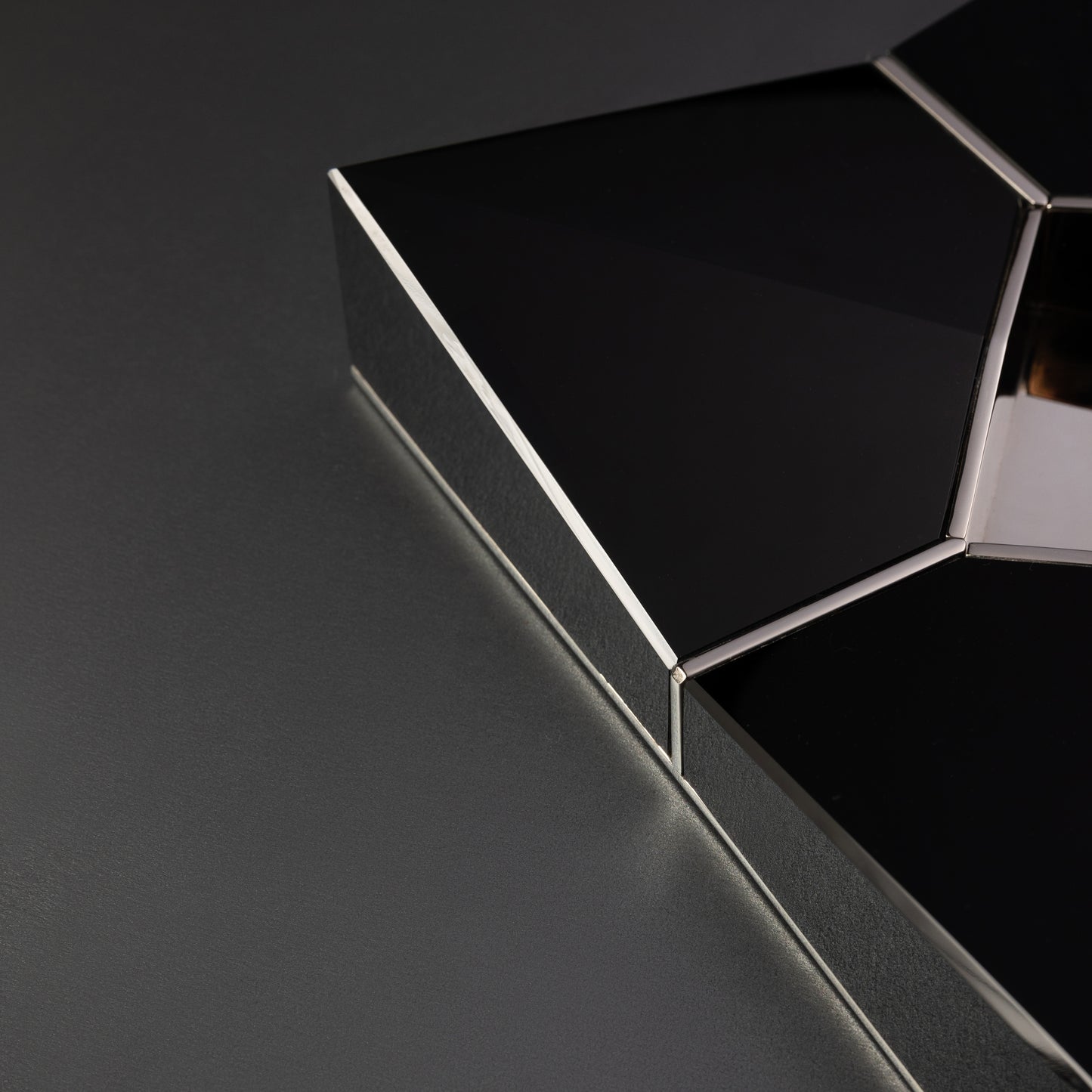 Ashtray by Vanakat : Sinatra Black